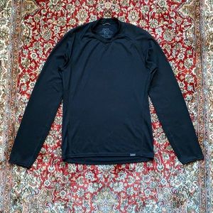 Patagonia men’s Capilene 3 baselayer shirt in size XS